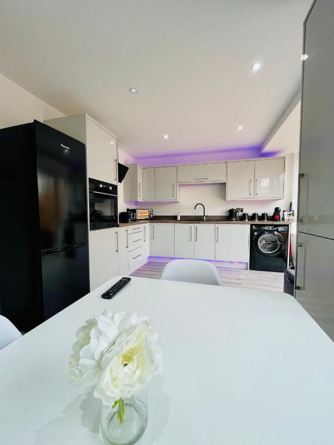 Brand New Modern 3 Bedroom Home Blackpool Luaran gambar