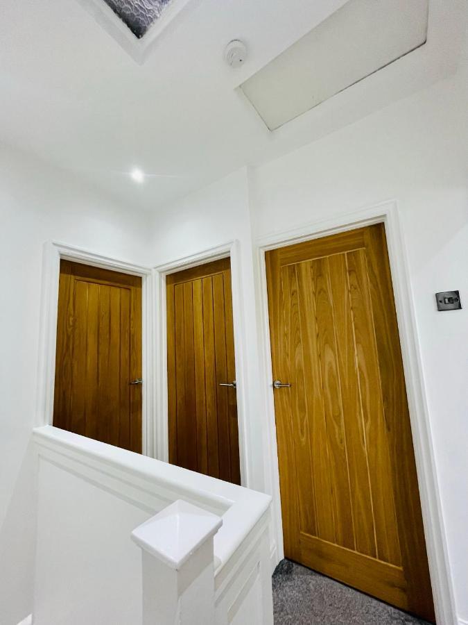 Brand New Modern 3 Bedroom Home Blackpool Luaran gambar